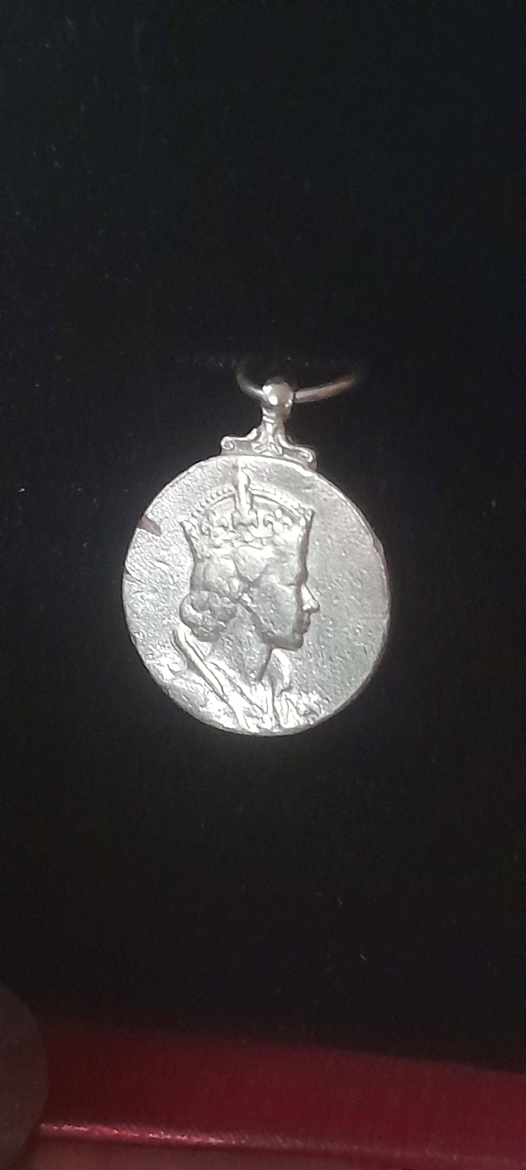 Queen Elizabeth coin pendant