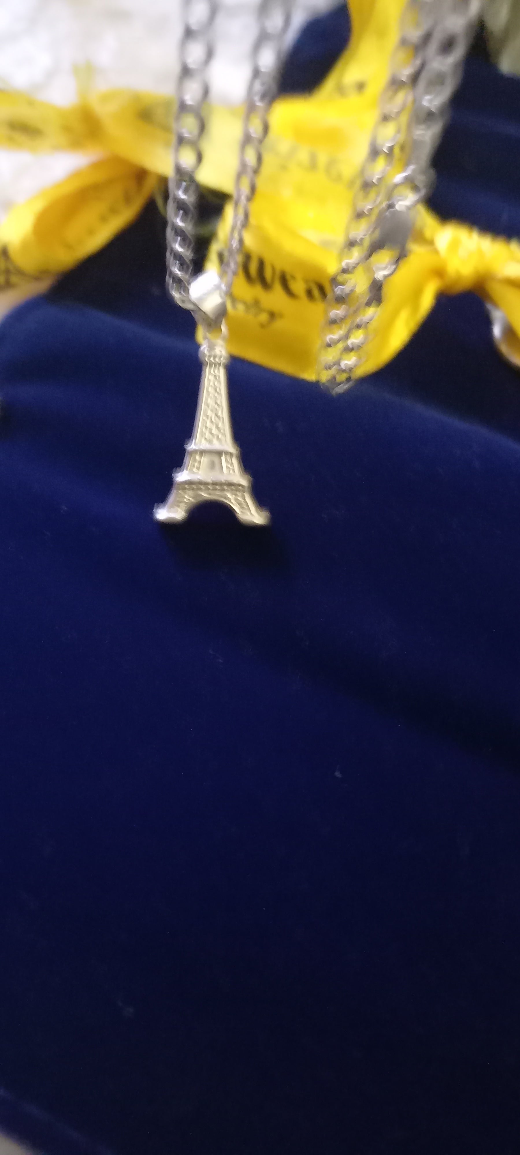 Eiffel Tower Pendant - Prize-Wear Jewelry