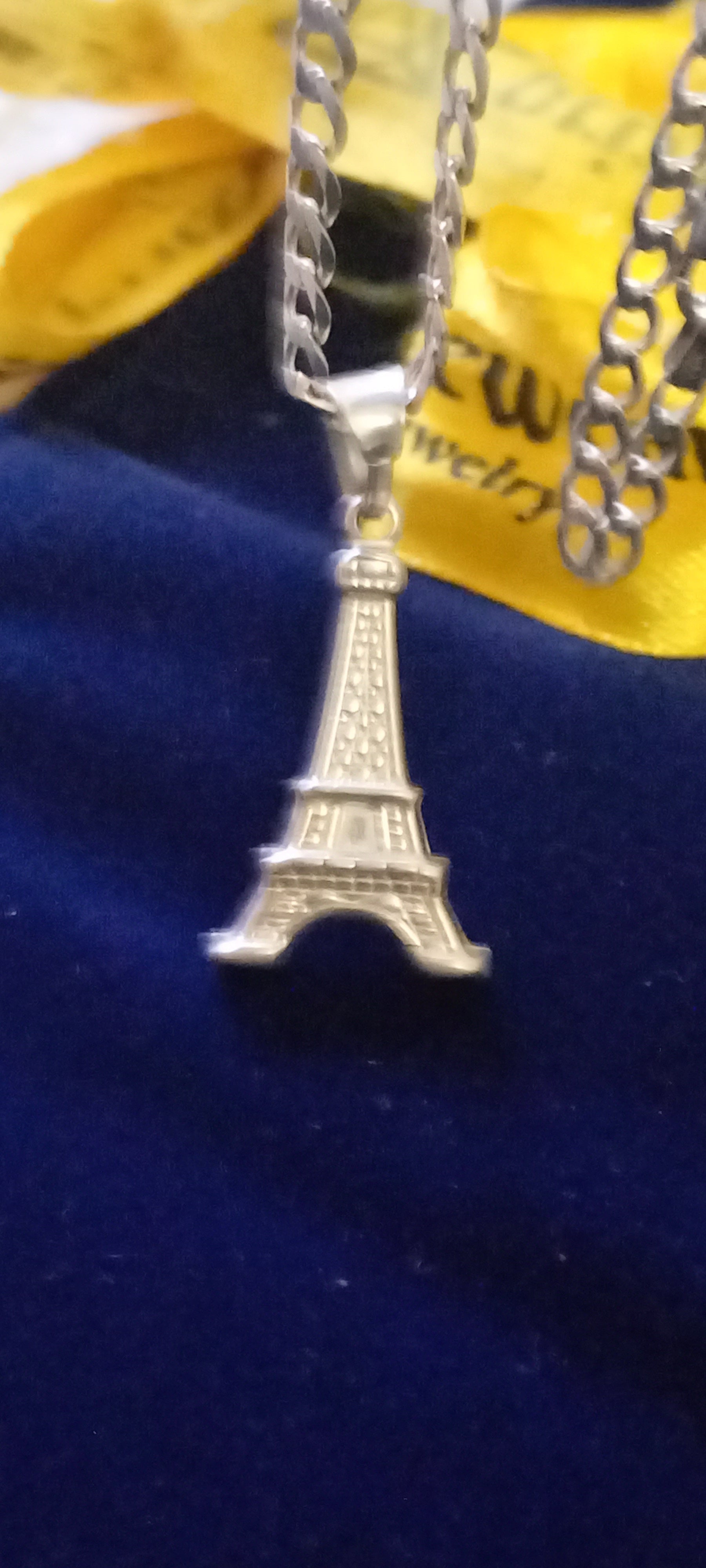 Eiffel Tower Pendant - Prize-Wear Jewelry