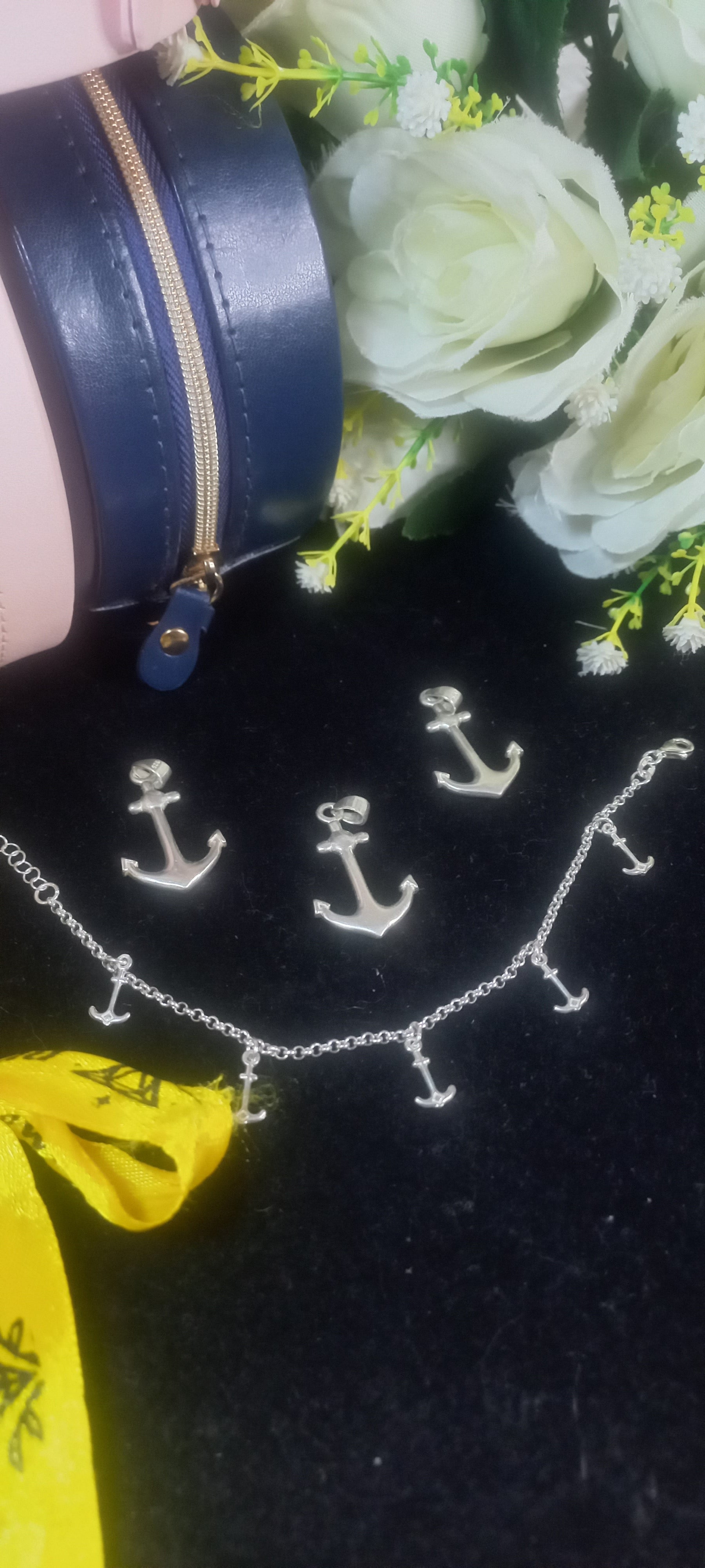 Anchor charm bracelet - Prize-Wear Jewelry