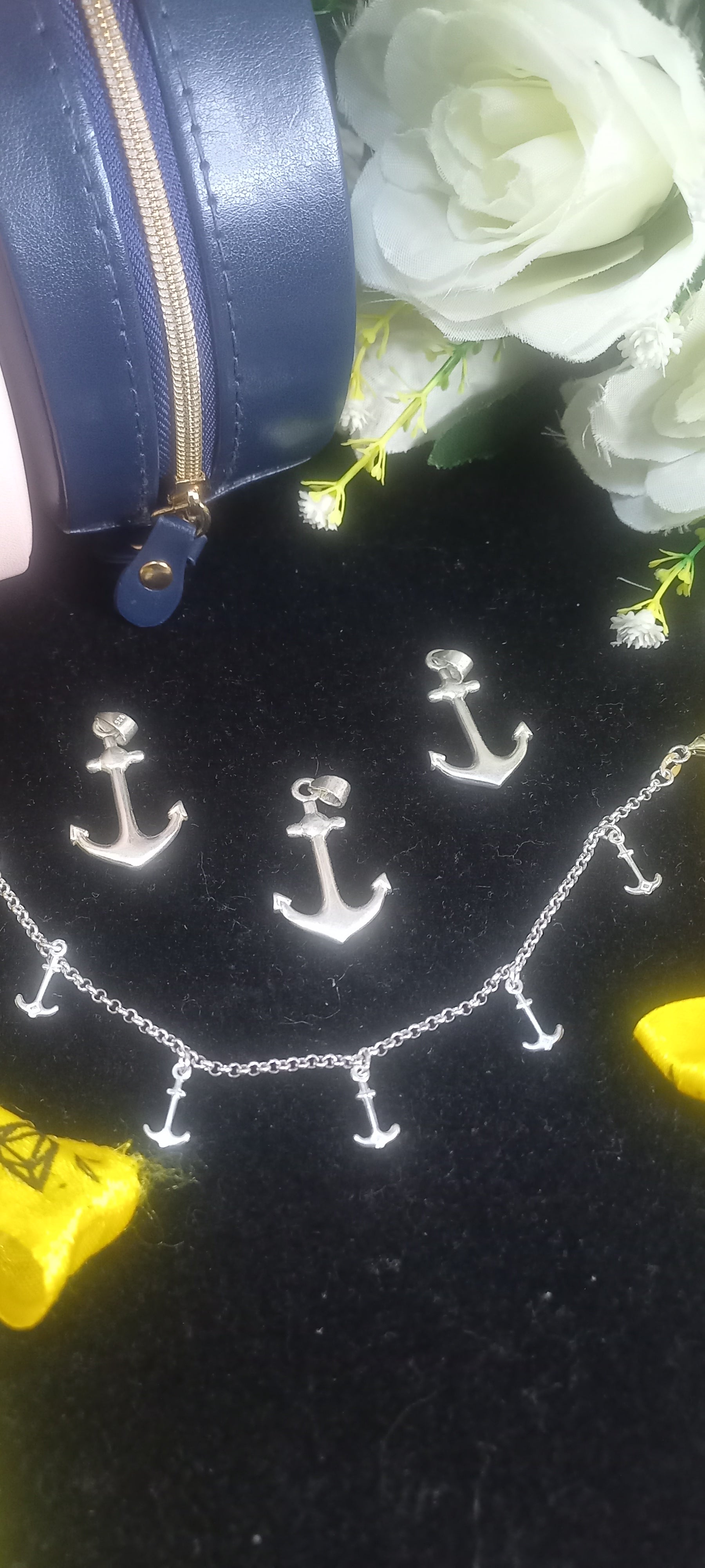 Anchor charm bracelet - Prize-Wear Jewelry