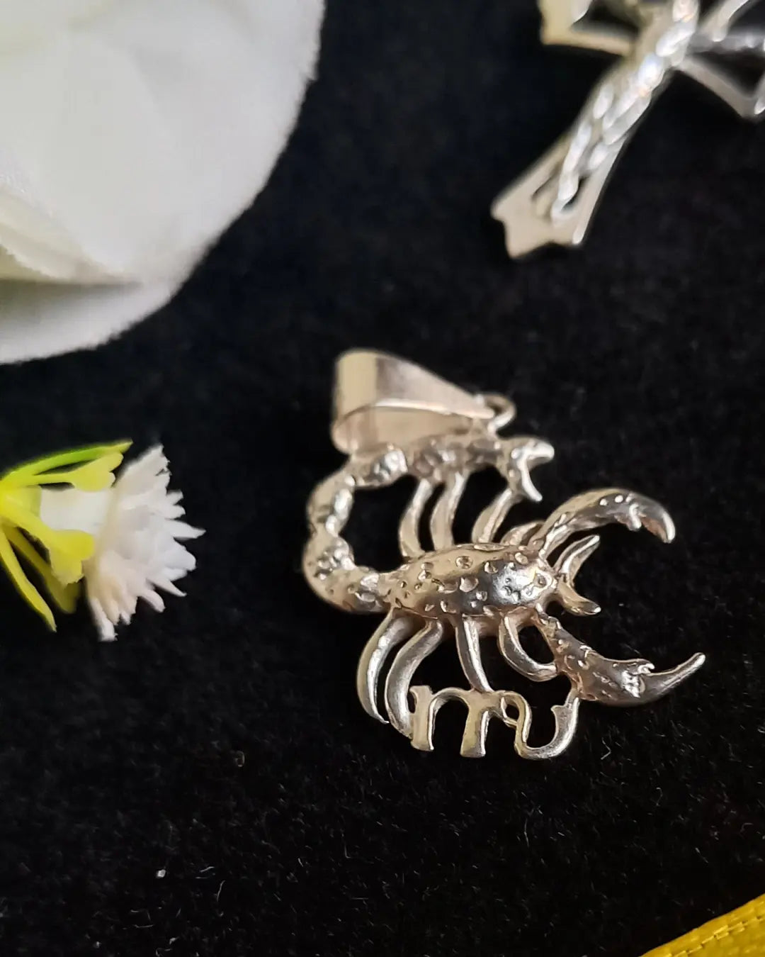 Scorpio Pendant - Prize-Wear Jewelry