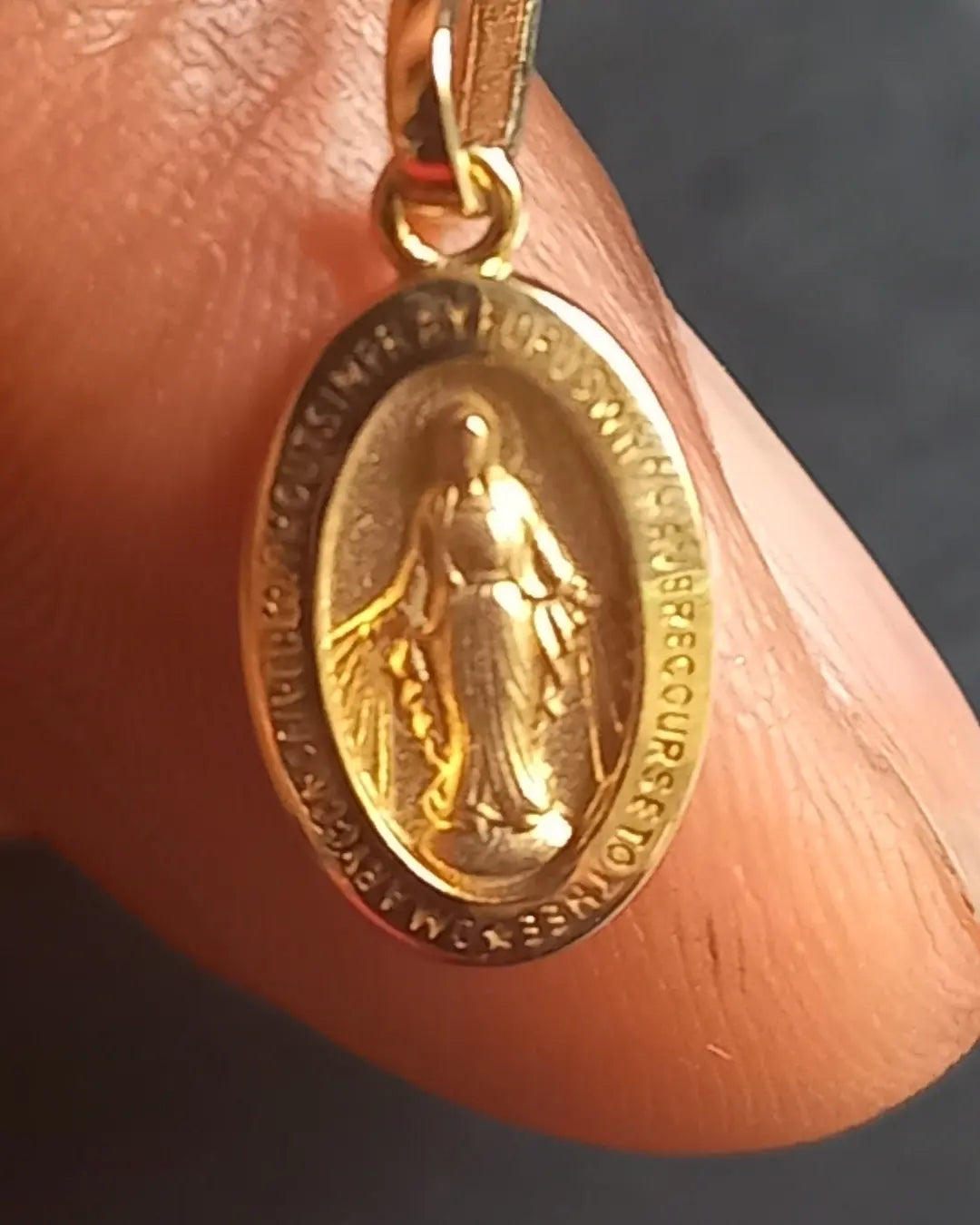 Mini Hail Mary pendant - Prize-Wear Jewelry