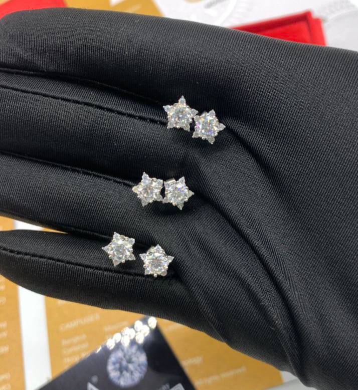 Star stud earrings ✨️