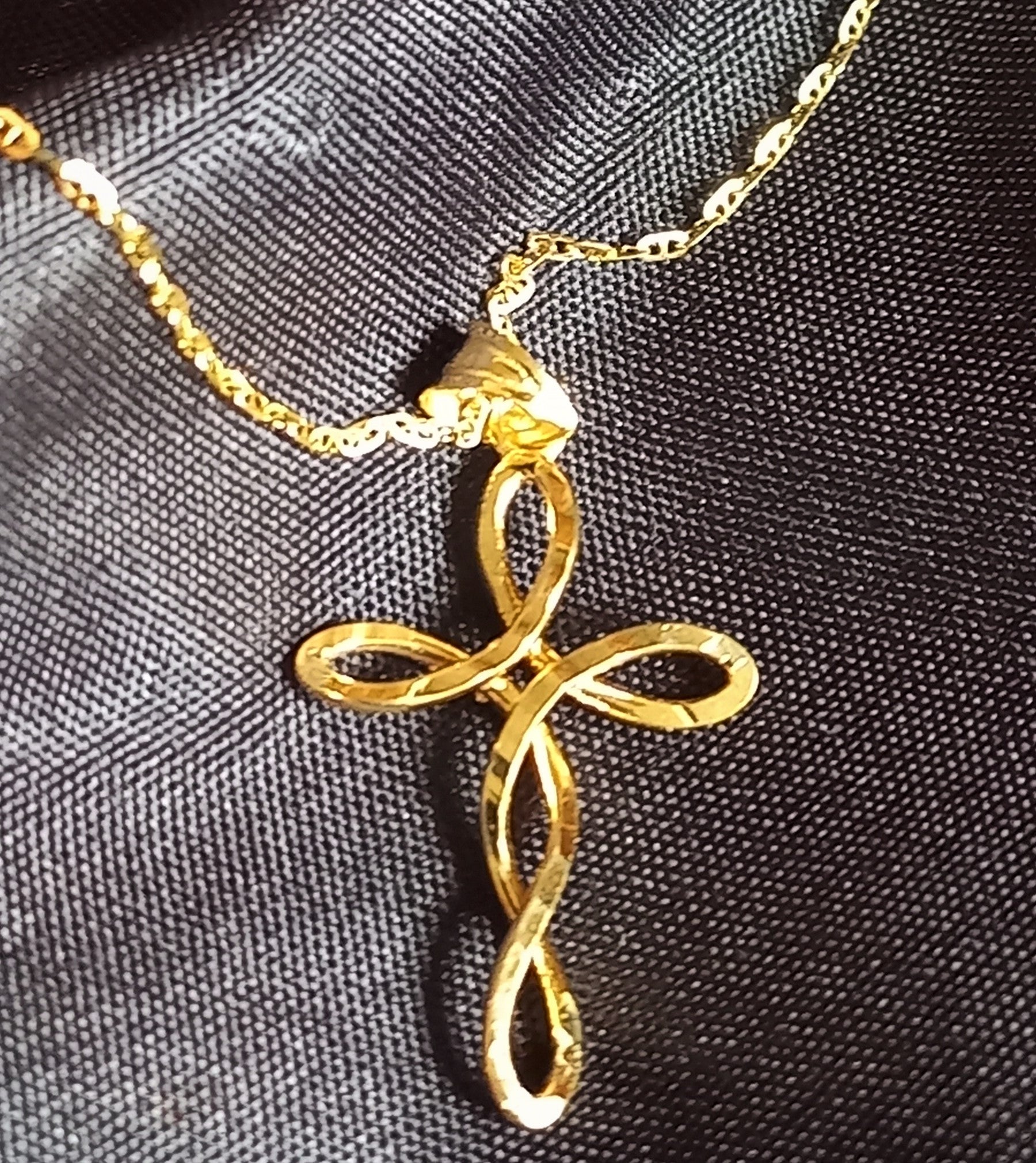 Spiral Cross Pendant - Prize-Wear Jewelry